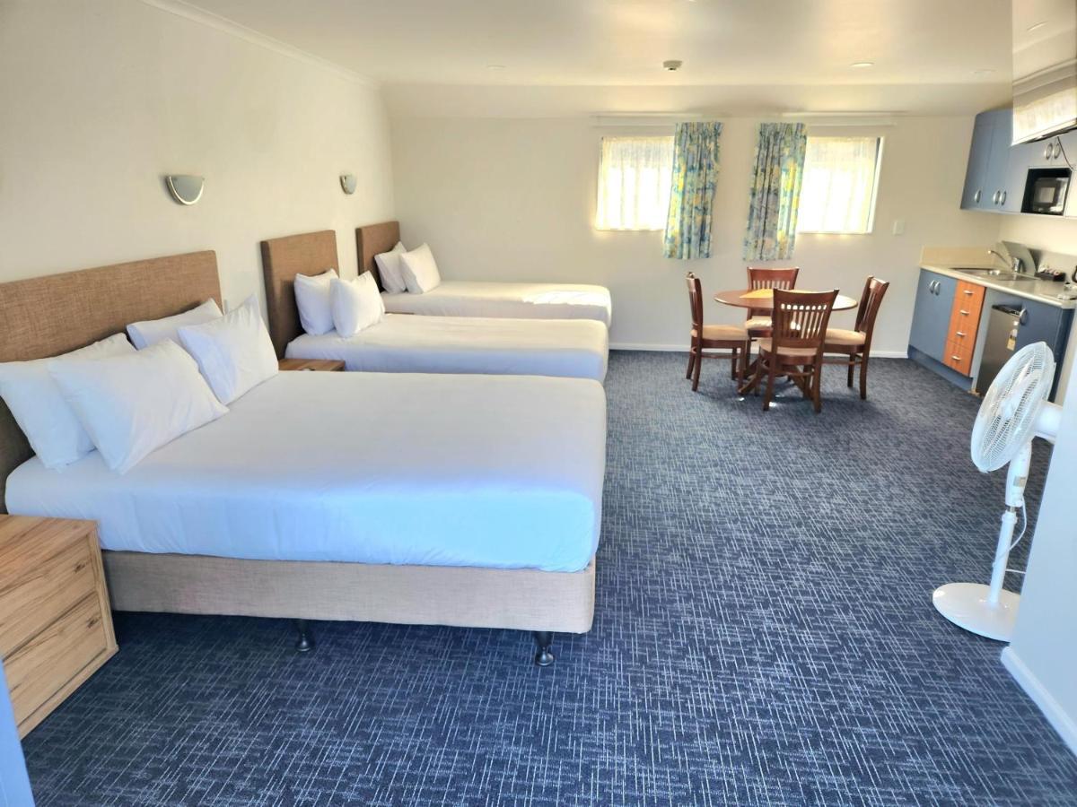 Botany Palms Motel โอ๊คแลนด์ ภายนอก รูปภาพ