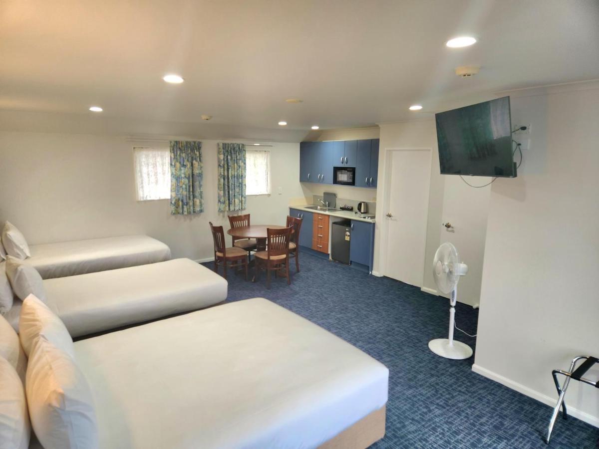 Botany Palms Motel โอ๊คแลนด์ ภายนอก รูปภาพ