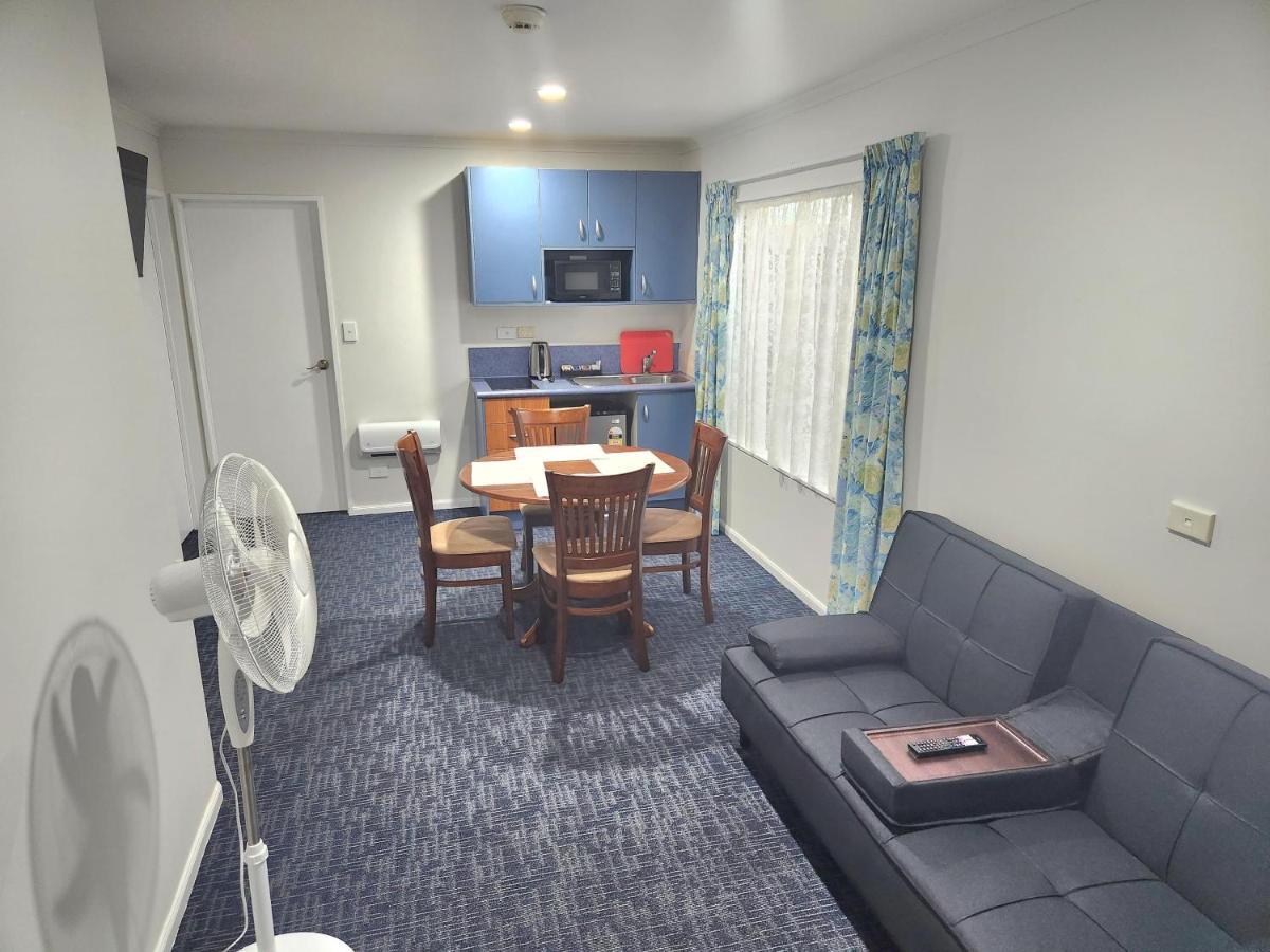 Botany Palms Motel โอ๊คแลนด์ ภายนอก รูปภาพ