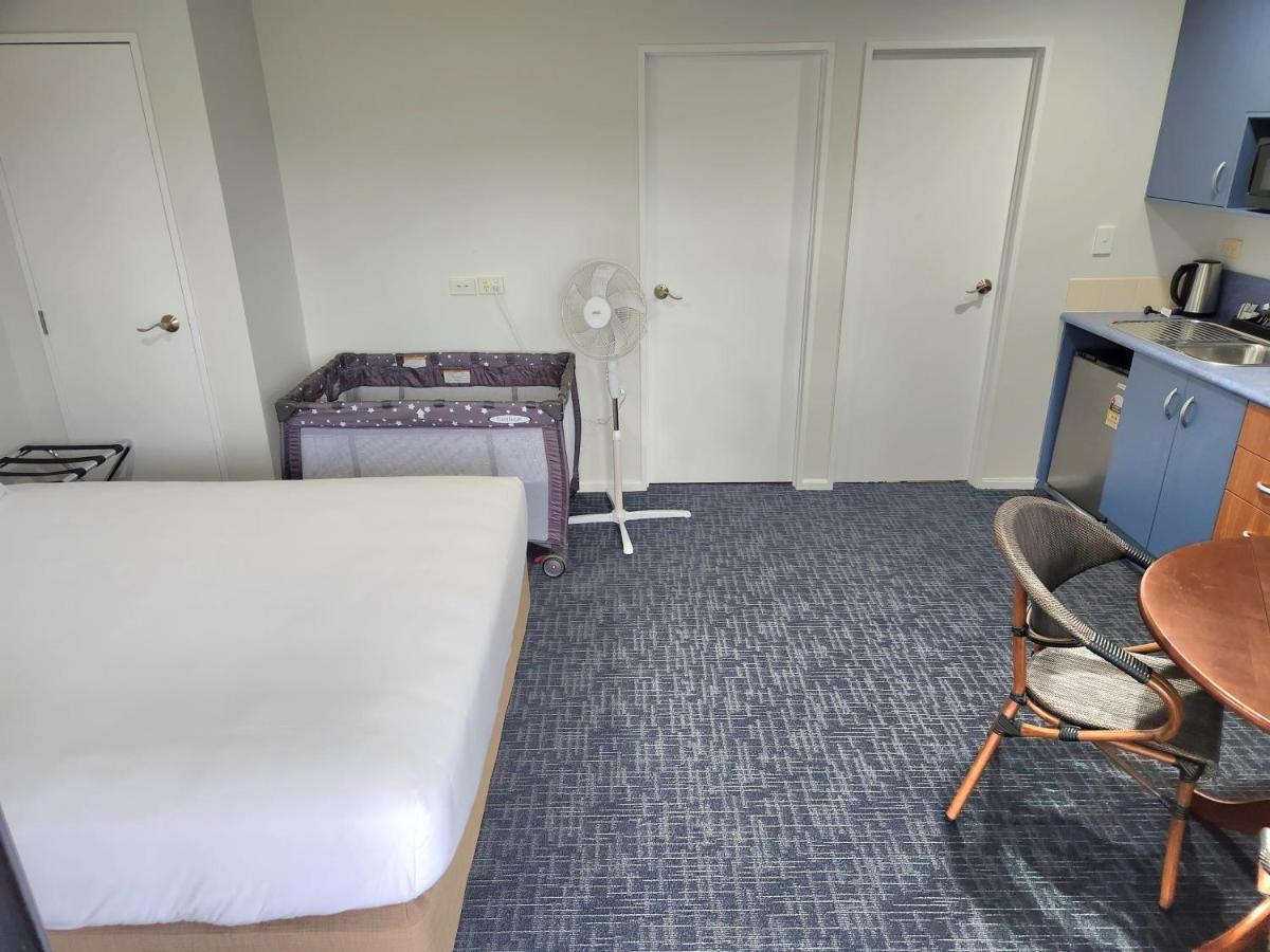 Botany Palms Motel โอ๊คแลนด์ ภายนอก รูปภาพ